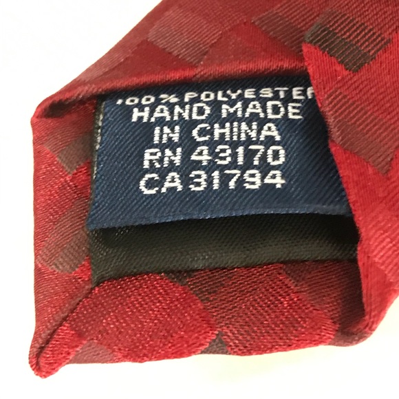 Tie Brand New With Tags MACHINE WASHABLE Red Silver Gray Black Checked StairStep - Picture 4 of 13